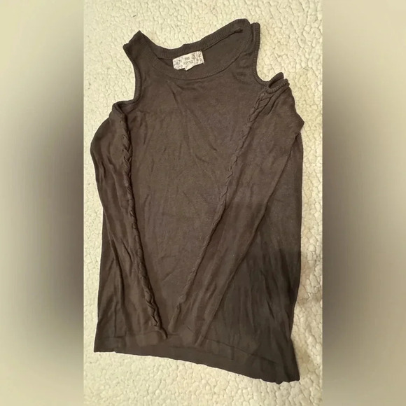 Pink republic No shoulder sweater with embroidery sleeves size xs - Picture 1 of 3